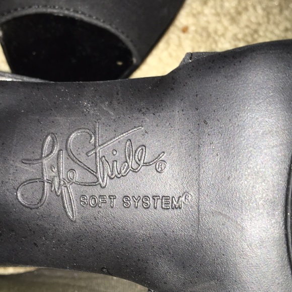 Life Stride Black Heels - Picture 7 of 10